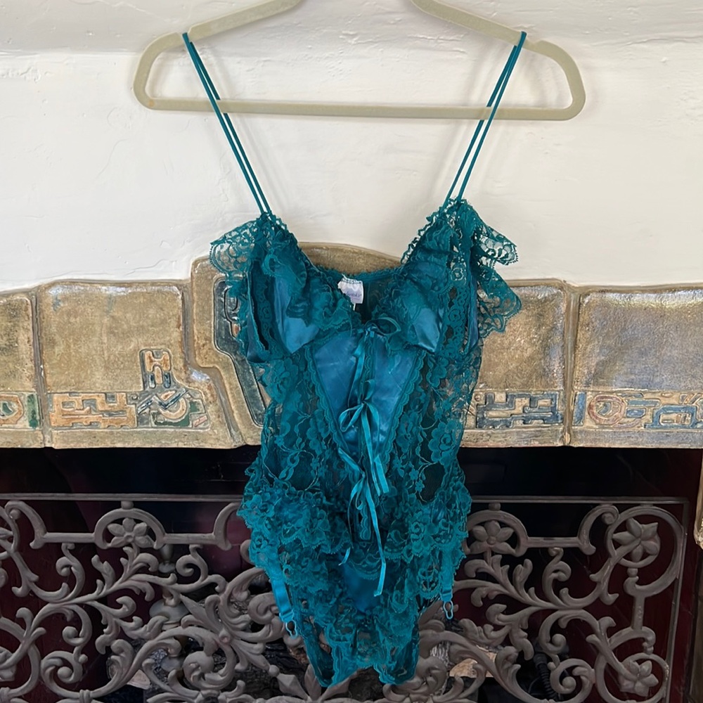 VINTAGE FREDRICK’S OF HOLLYWOOD Lace Jade green teddy/merry-widow